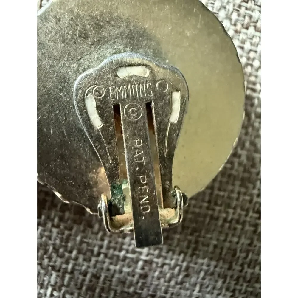 Emmons button clip